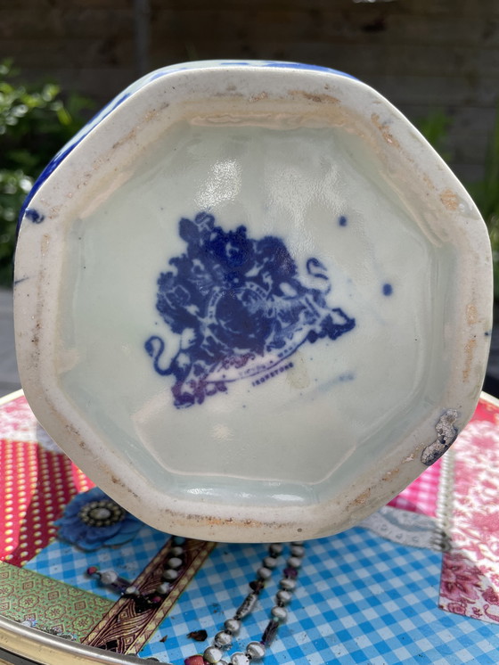 Image 1 of Blauwe vaas Victoria Ware