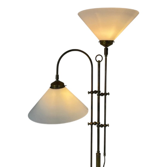 Image 1 of Art Deco - Dubbele gebogen vloerlamp - Gemaakt van messing met opaline kappen - Opnieuw bedraad, volledig verstelbaar