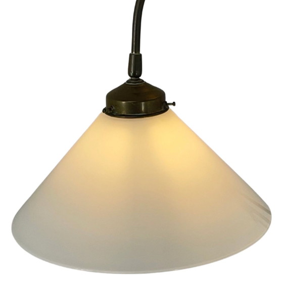 Image 1 of Art Deco - Dubbele gebogen vloerlamp - Gemaakt van messing met opaline kappen - Opnieuw bedraad, volledig verstelbaar