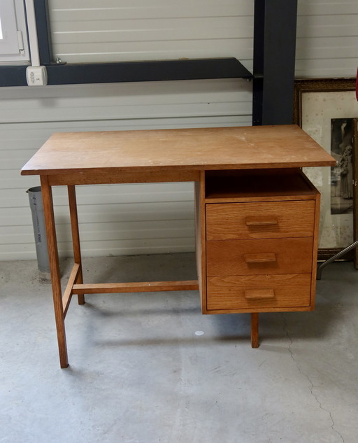 Scandinavisch bureau