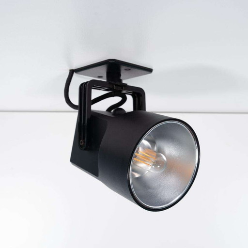 Louis Poulsen space age wandspot Lillebror, minimalist lamp