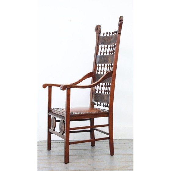Image 1 of Vintage Arts and Crafts decoratieve carver fauteuil met hoge rug