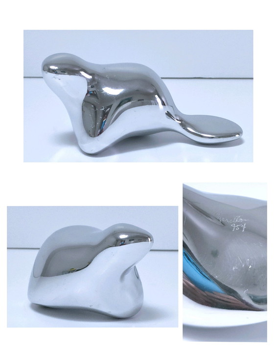 Image 1 of Genummerde, gesigneerde Castor Hoselton presse-papier