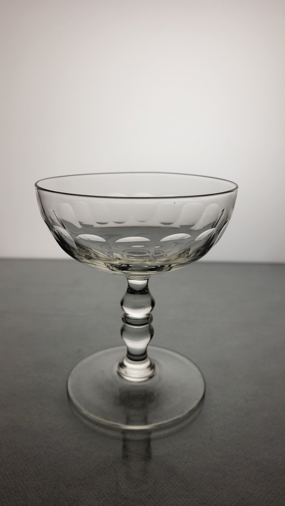 Image 1 of 10 Champagnekoppen van geblazen glas uit de 19e eeuw