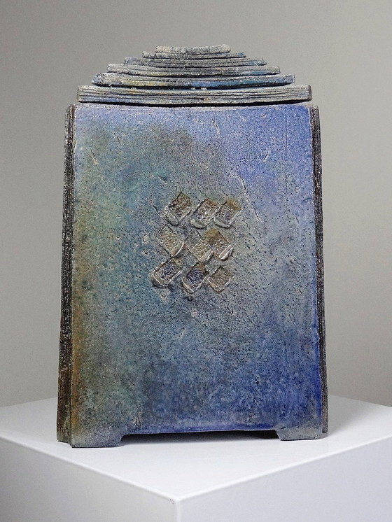 Image 1 of Grote driehoekige Raku doos Gesigneerd Vintage jaren 90