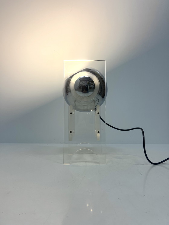 Image 1 of Vintage Tafellamp Plexiglas En Metaal Bol Lamp