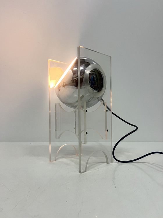 Image 1 of Vintage Tafellamp Plexiglas En Metaal Bol Lamp