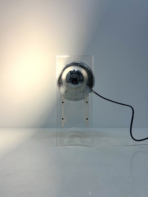 Image 1 of Vintage Tafellamp Plexiglas En Metaal Bol Lamp