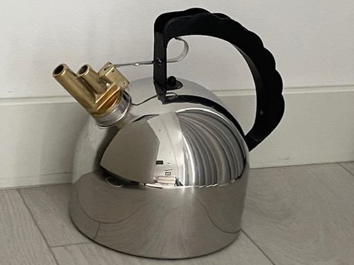 Alessi Waterkoker, Ontwerp Richard Sapper