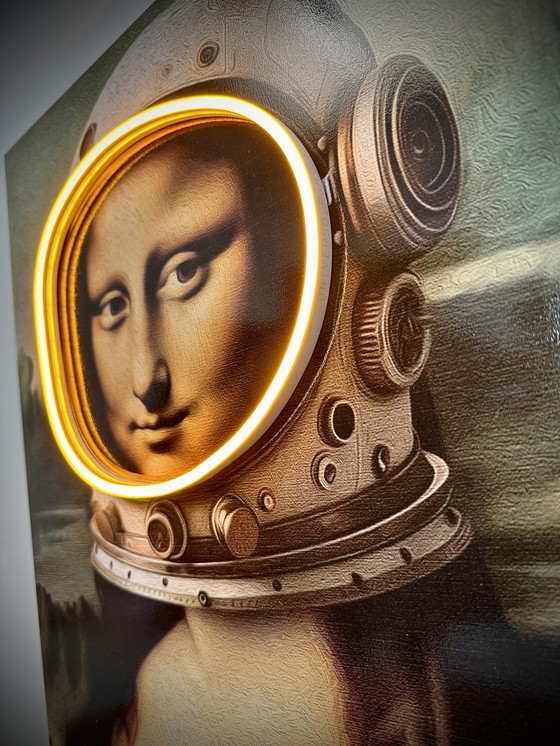 Image 1 of LedMansion Gioconda Astronaut Geel PopArt Muurkunst Led Lamp