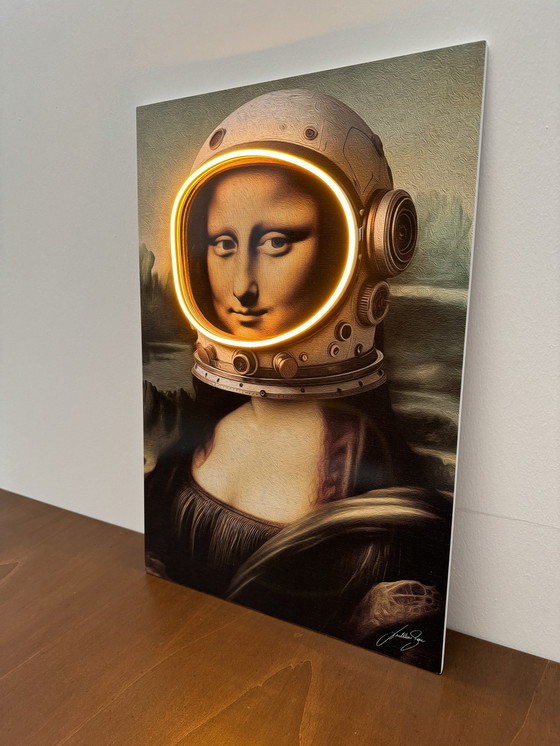 Image 1 of LedMansion Gioconda Astronaut Geel PopArt Muurkunst Led Lamp