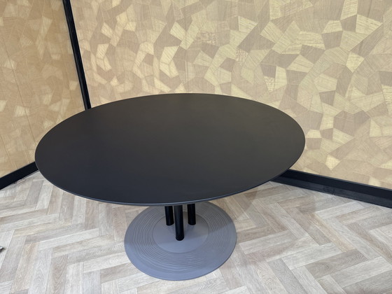 Image 1 of Leolux trias tafel