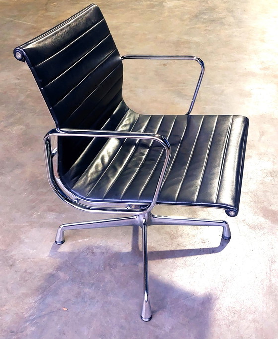 Image 1 of Original Vitra Eames Ea 108 | Leer Zwart | Chroom | Izgst