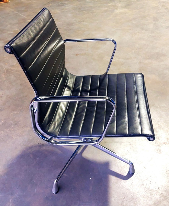 Image 1 of Original Vitra Eames Ea 108 | Leer Zwart | Chroom | Izgst