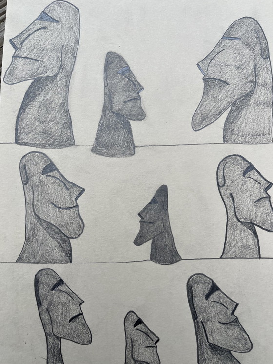 Image 1 of Moai grafiettekeningen.