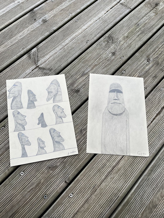 Image 1 of Moai grafiettekeningen.