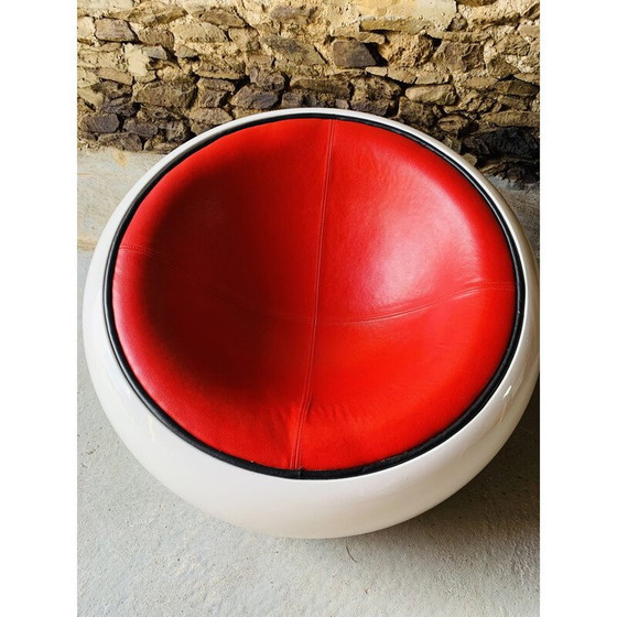Image 1 of Vintage rood kunstlederen oogpod bal fauteuil, 1960