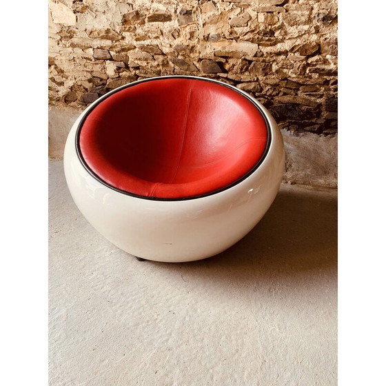 Image 1 of Vintage rood kunstlederen oogpod bal fauteuil, 1960