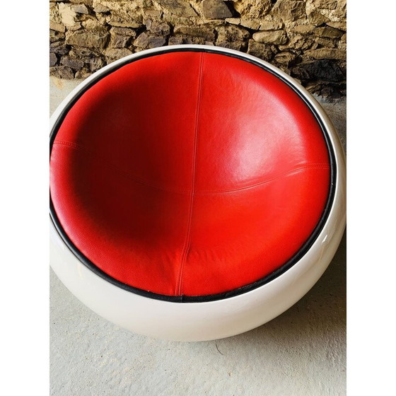 Image 1 of Vintage rood kunstlederen oogpod bal fauteuil, 1960