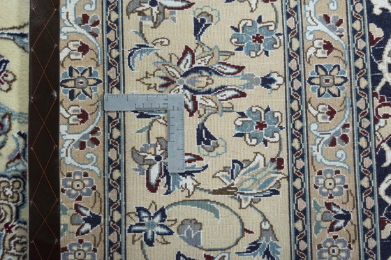 Image 1 of Handgeknoopt Oosters Tapijt Nain 9La met Zijde - 345 X 245 Cm