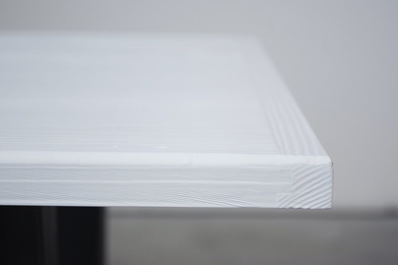 Image 1 of Handgemaakte wit gelakte tafel van geborsteld hout met ijzeren poten, 2020
