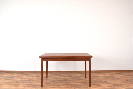 Image 1 of Mid Century Deense Teakhouten uitschuifbare eettafel, 1960S.