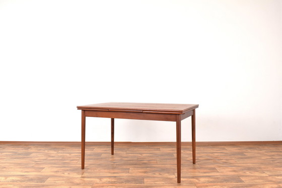 Image 1 of Mid Century Deense Teakhouten uitschuifbare eettafel, 1960S.