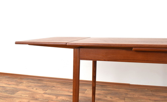 Image 1 of Mid Century Deense Teakhouten uitschuifbare eettafel, 1960S.