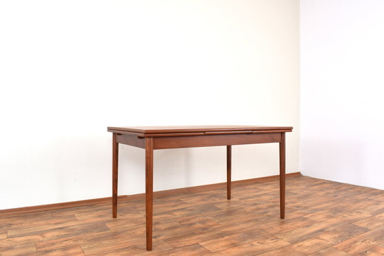 Image 1 of Mid Century Deense Teakhouten uitschuifbare eettafel, 1960S.