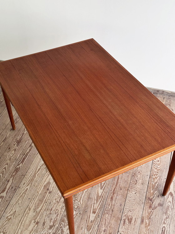 Image 1 of Grote Deense uitschuifbare eettafel in teak door Niels O. Møller voor J.L. Møller, 1950