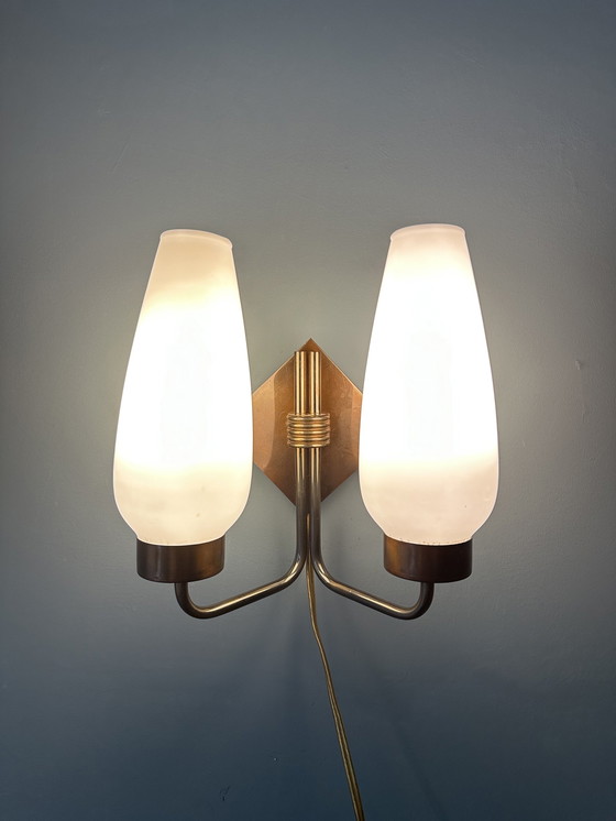 Image 1 of Vintage wandlamp messing en melkglas