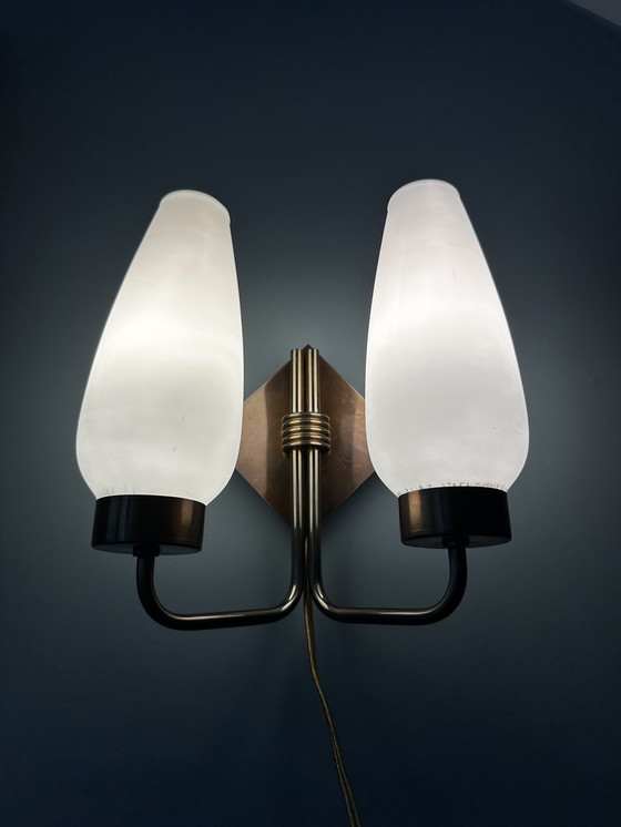 Image 1 of Vintage wandlamp messing en melkglas