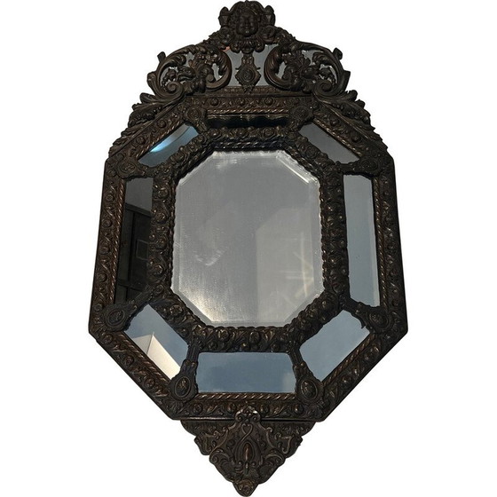 Image 1 of Vintage repoussé koperen spiegel met bloemenslinger decoratie