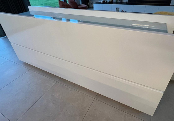 Image 1 of Dressoir Roomdivider Korpus Gehard Glas Met Hoogglans Gelakte Witte Afwerking