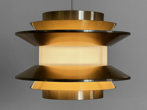 Hanglamp "Trava" In Goudkleurig Aluminium Van Carl Thore Voor Granhaga Metallindustri. Zweden 1970