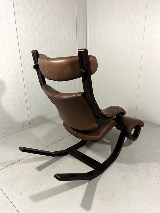 Image 1 of Peter Opsvik Leren Gravity Balans Fauteuil Voor Stokke 1980