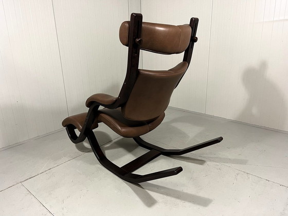 Image 1 of Peter Opsvik Leren Gravity Balans Fauteuil Voor Stokke 1980