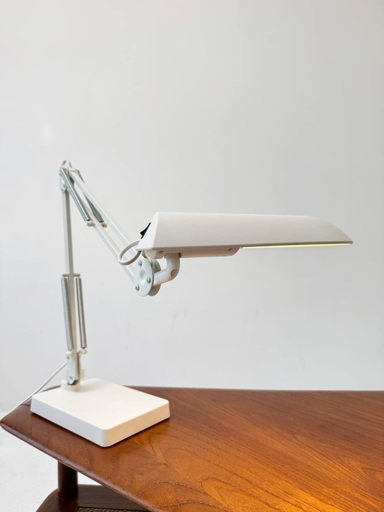 Image 1 of Witte Glamox-werklamp van Luxo