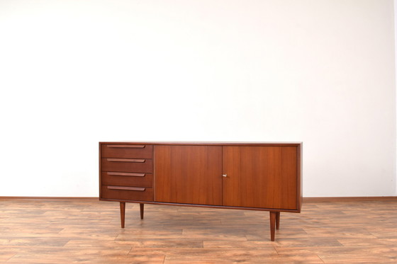 Image 1 of Mid Century Deens teakhouten dressoir, 1960S.