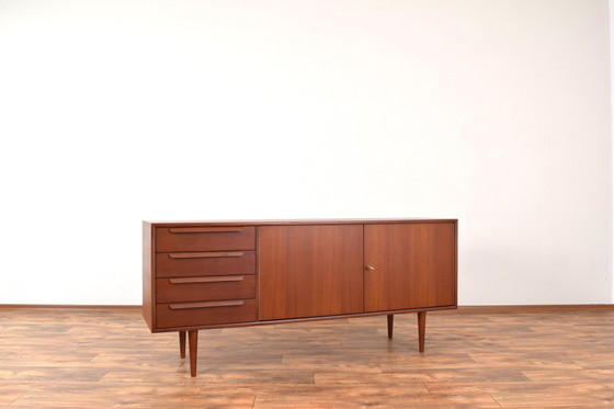 Image 1 of Mid Century Deens teakhouten dressoir, 1960S.