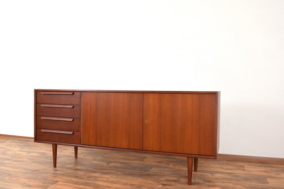 Image 1 of Mid Century Deens teakhouten dressoir, 1960S.