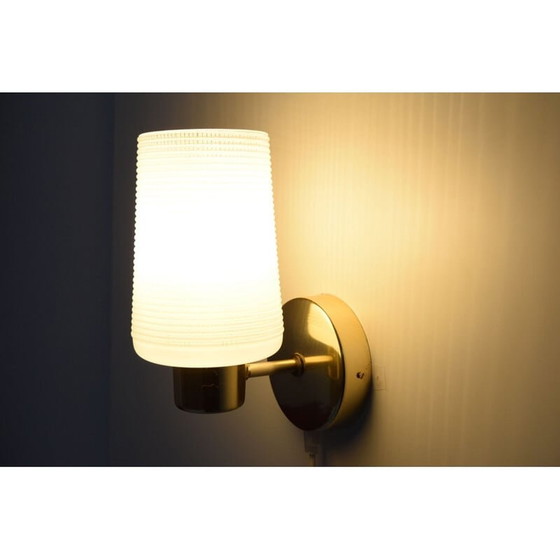 Image 1 of Vintage wandlamp van glas en messing, Tsjecho-Slowakije 1960