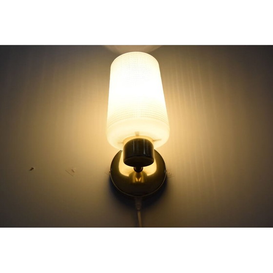 Image 1 of Vintage wandlamp van glas en messing, Tsjecho-Slowakije 1960