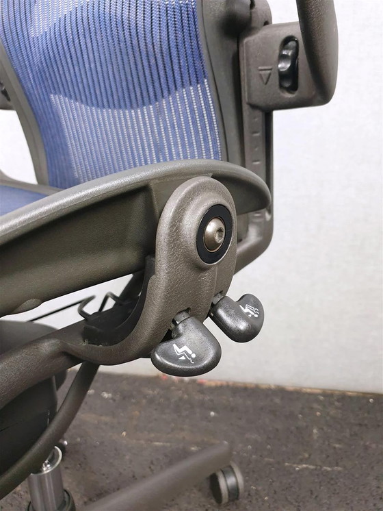 Image 1 of Hermann Miller Aeron Classic Type B