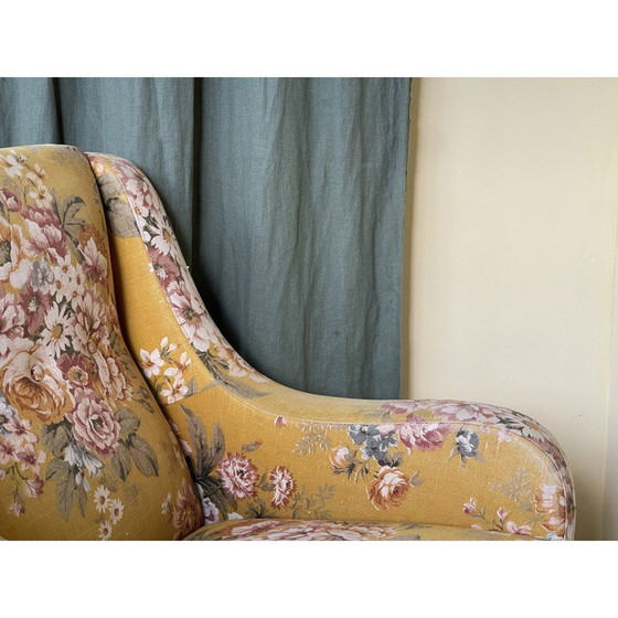 Image 1 of Deense fauteuil met bloemen uit Mid Century, 1970