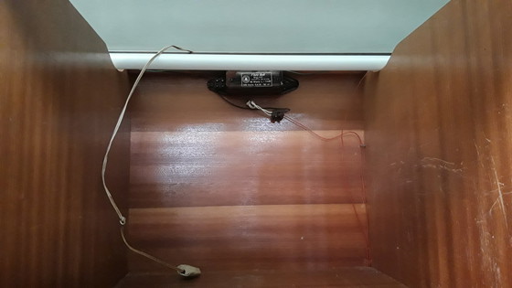 Image 1 of Vintage Rio palissander dressoir, met achtergrondverlichting.