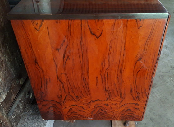 Image 1 of Vintage Rio palissander dressoir, met achtergrondverlichting.