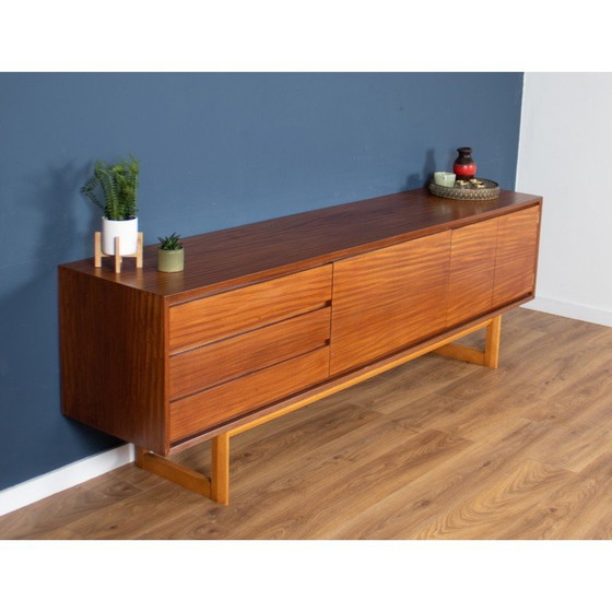 Image 1 of Vintage teakhouten 'Chilgrove' dressoir van White and Newton, jaren 1960