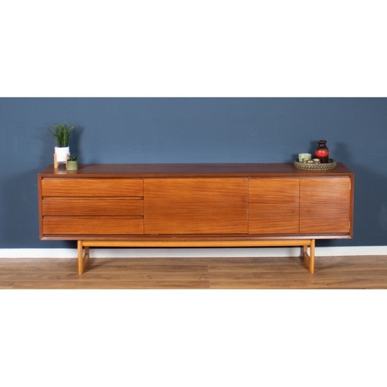 Image 1 of Vintage teakhouten 'Chilgrove' dressoir van White and Newton, jaren 1960