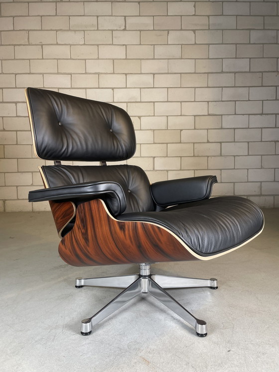 Image 1 of Vitra Eames Lounge Chair + Ottoman In Showroom Staat